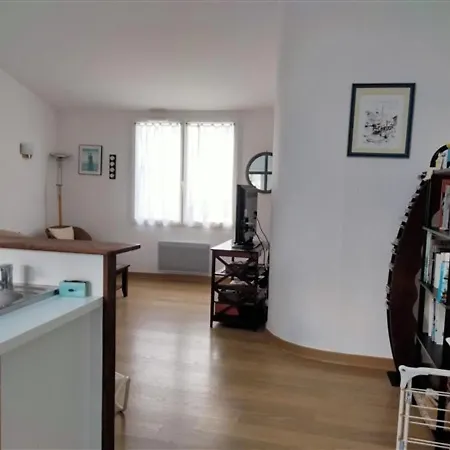 Сasa de vacaciones Charmante Maison Rénovée Proche Port Et Plage, 3 Chambres, Cour Avec Salon De Jardin - Fr-1-331-81