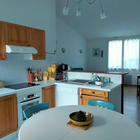 Сasa de vacaciones Charmante Maison Rénovée Proche Port Et Plage, 3 Chambres, Cour Avec Salon De Jardin - Fr-1-331-81