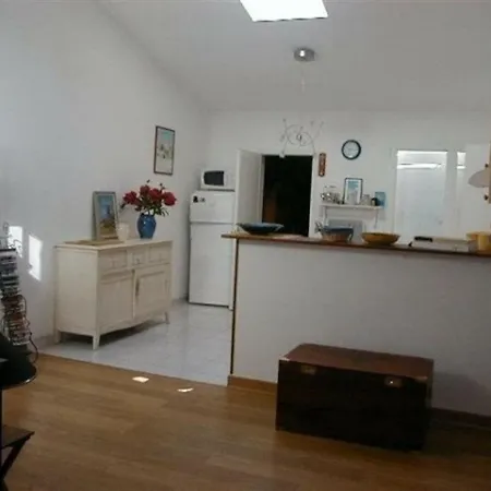 Charmante Maison Renovee Proche Port Et Plage, 3 Chambres, Cour Avec Salon De Jardin - Fr-1-331-81 *