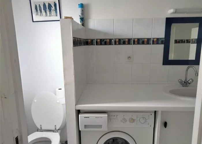 펜션 Charmante Maison Renovee Proche Port Et Plage, 3 Chambres, Cour Avec Salon De Jardin - Fr-1-331-81 *