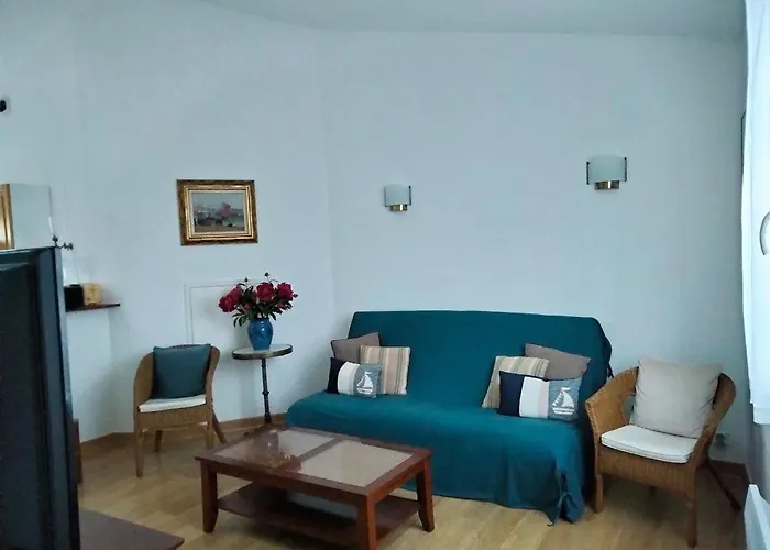 Charmante Maison Renovee Proche Port Et Plage, 3 Chambres, Cour Avec Salon De Jardin - Fr-1-331-81